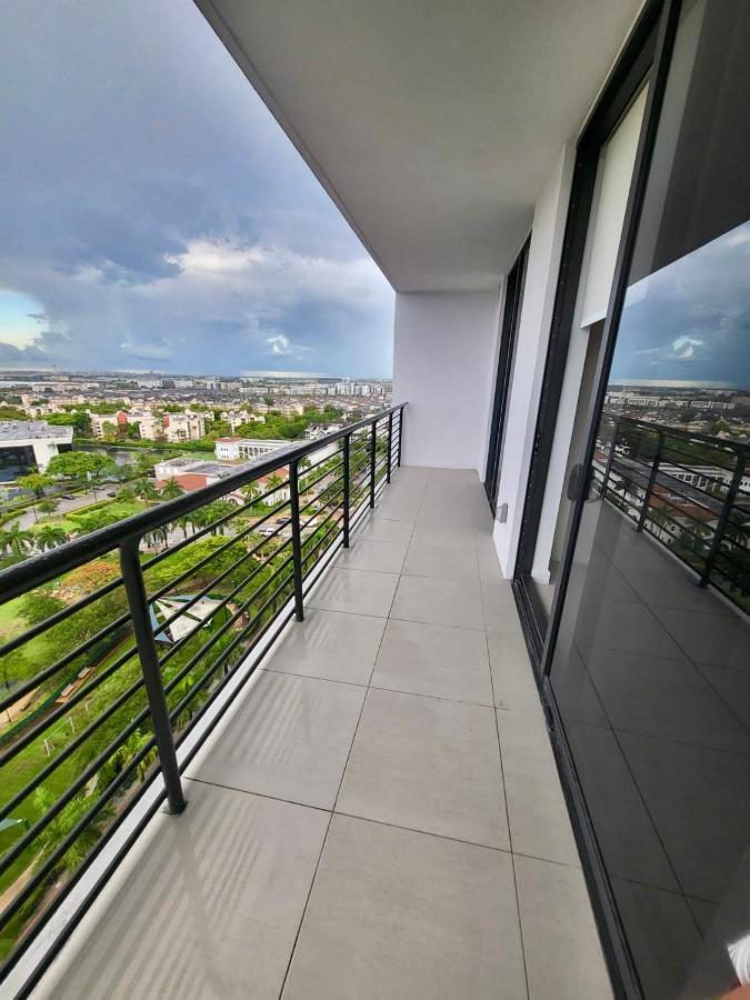 Downtown Doral, Florida. New Condo Style Resort. Exterior photo
